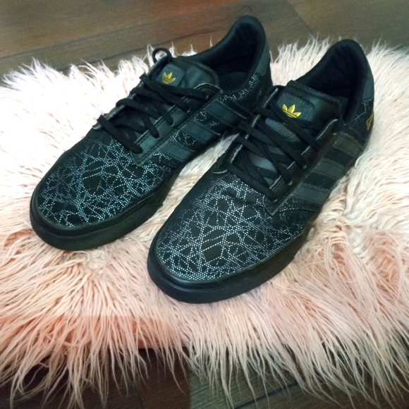 adidas Other - Adidas Skateboarding Men's Seeley Sneakers Size 10